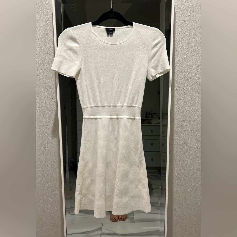 THEORY Elegant White Short Sleeve Dress